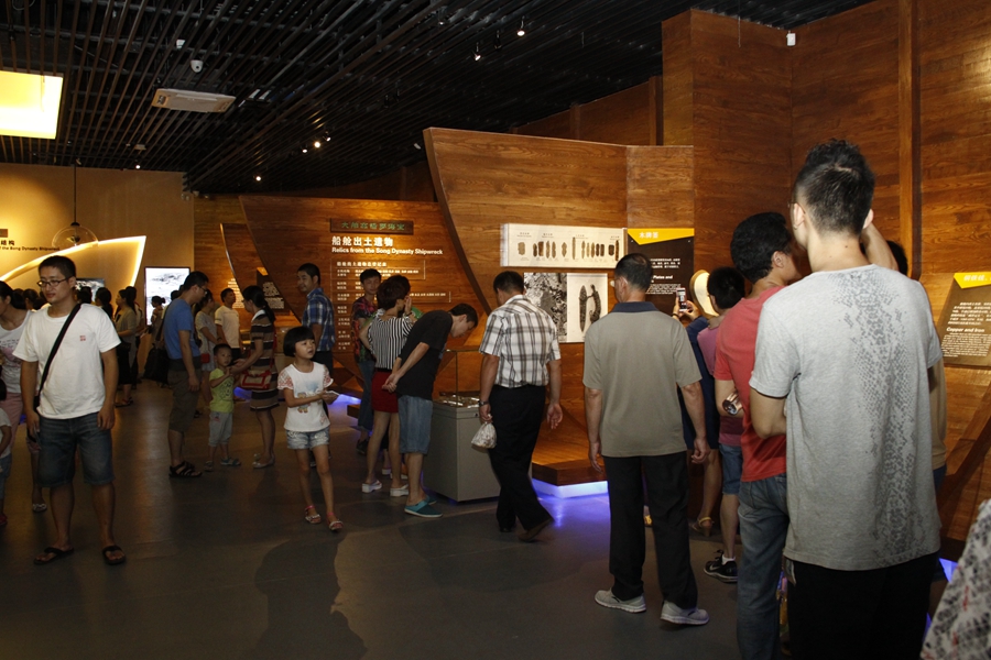 12 二楼水密隔舱式展示柜设计.jpg 12 二楼水密隔舱式展示柜设计.jpg