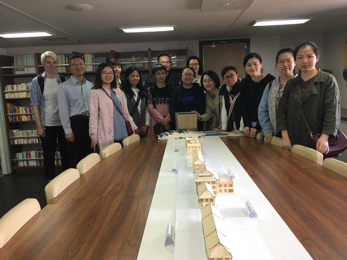 参观嘉庚号1.jpg 参观嘉庚号1.jpg